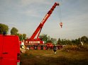 LKW faehrt in den Rhein Langel Hitdorf Faehre P299